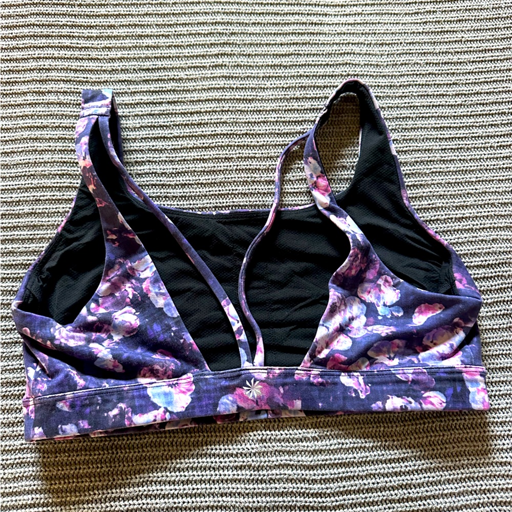 Athleta sports bra size medium